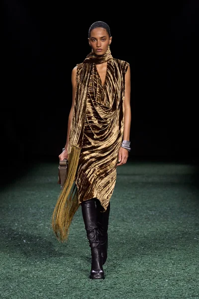 Look 49